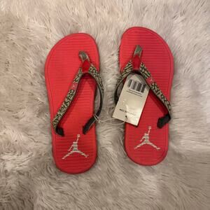 Jordan Girls Flip Sandals Dynamic Pink/Platinum/Grey Size 6 NWT